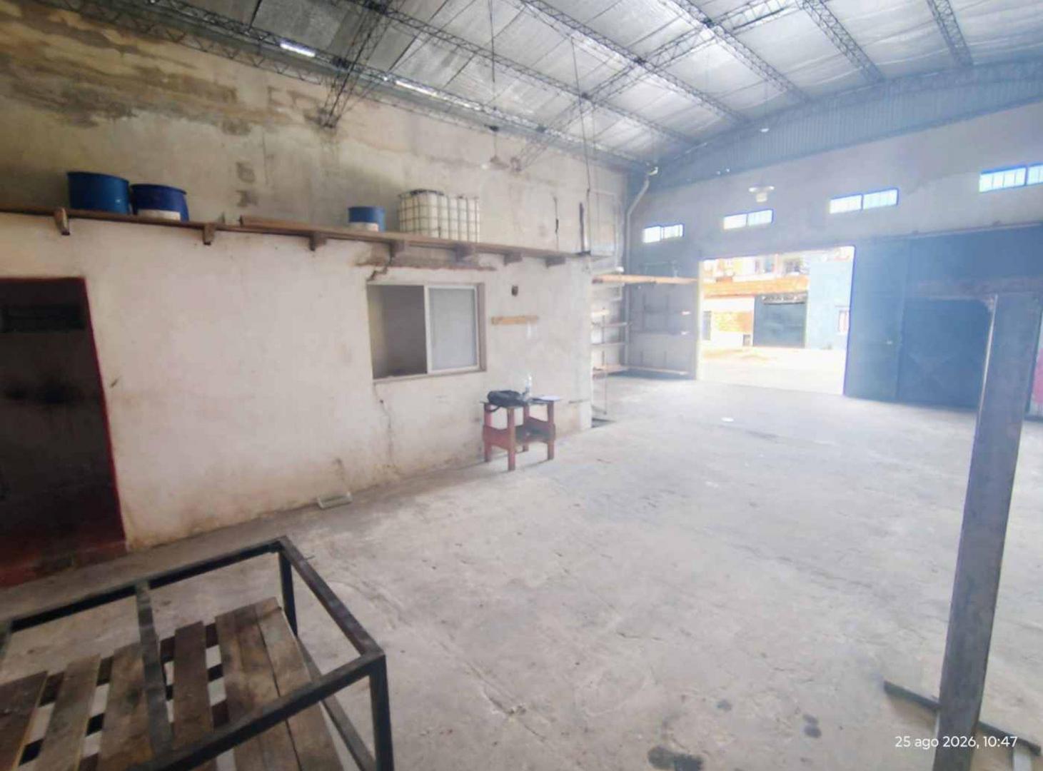 Foto de Venta Galpon casa con garaje loft en Casanova, imagen 1