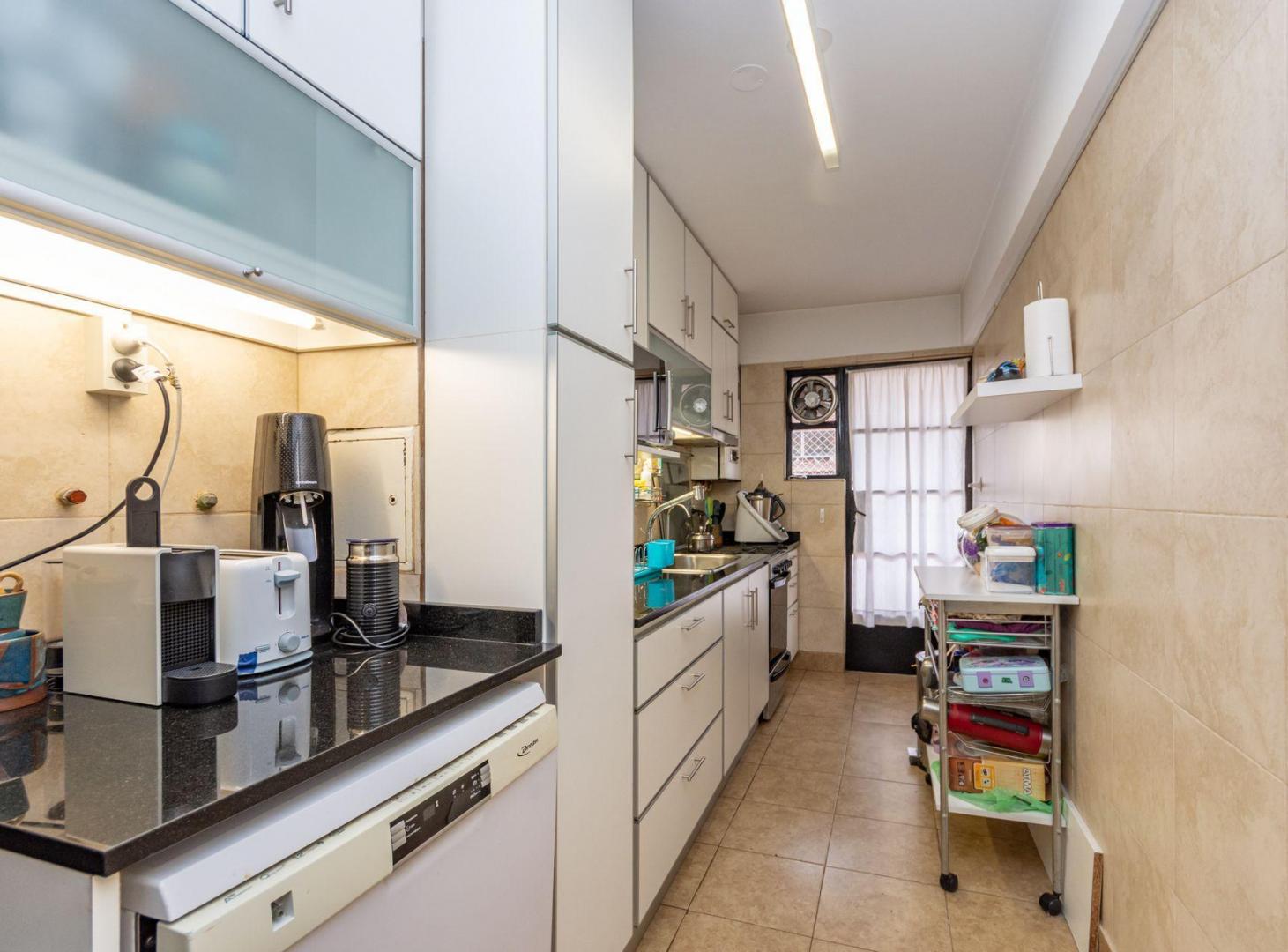 Foto de Venta Depto 3 ambientes con balcón Belgrano R, imagen 2
