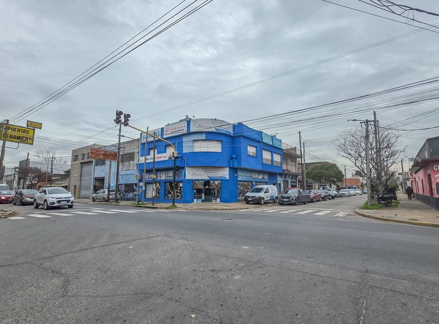 Foto de VENTA LOCAL/DEPÓSITO DOBLE PLANTA ESQUINA SAN MART, imagen 3
