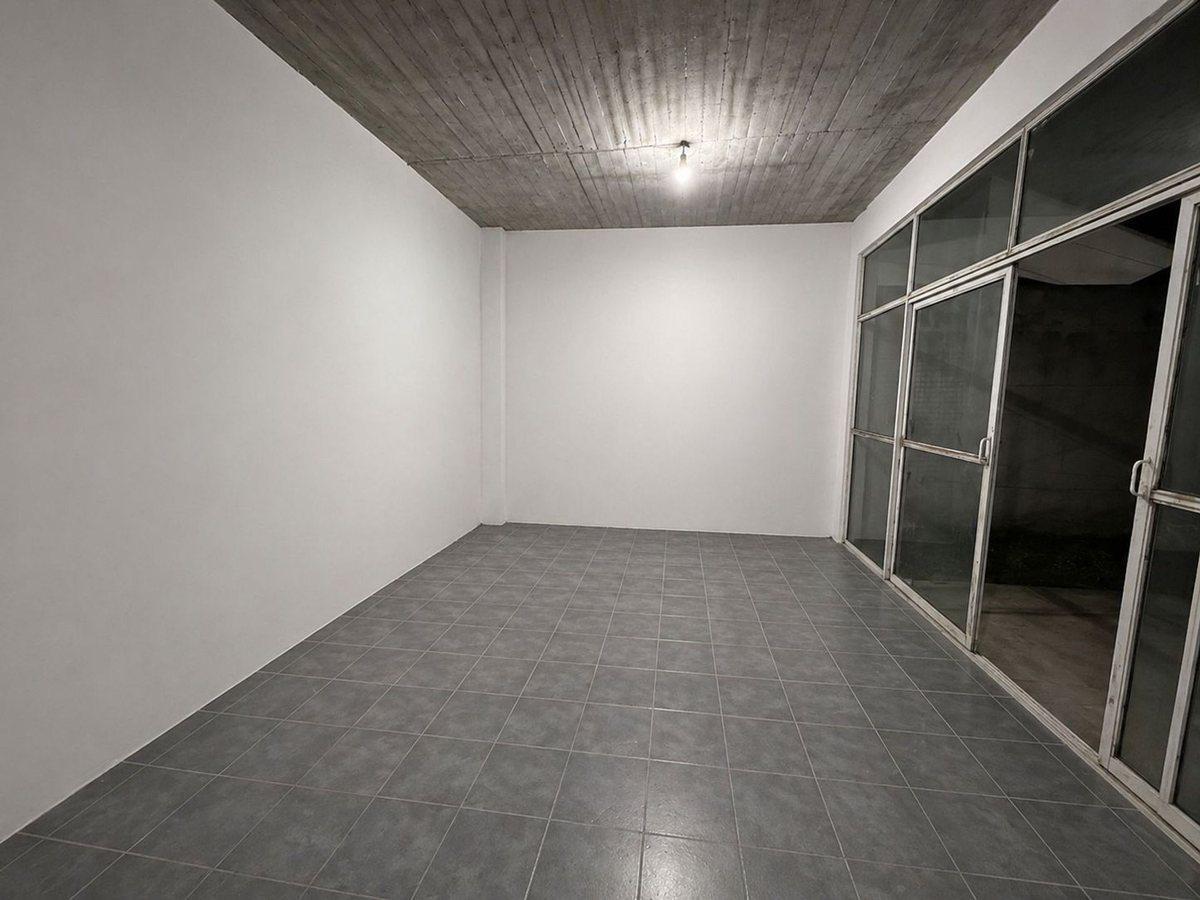 Foto de VENTA PH 4 AMB GARAGE PATIO CASTELAR APTO CREDITO, imagen 2