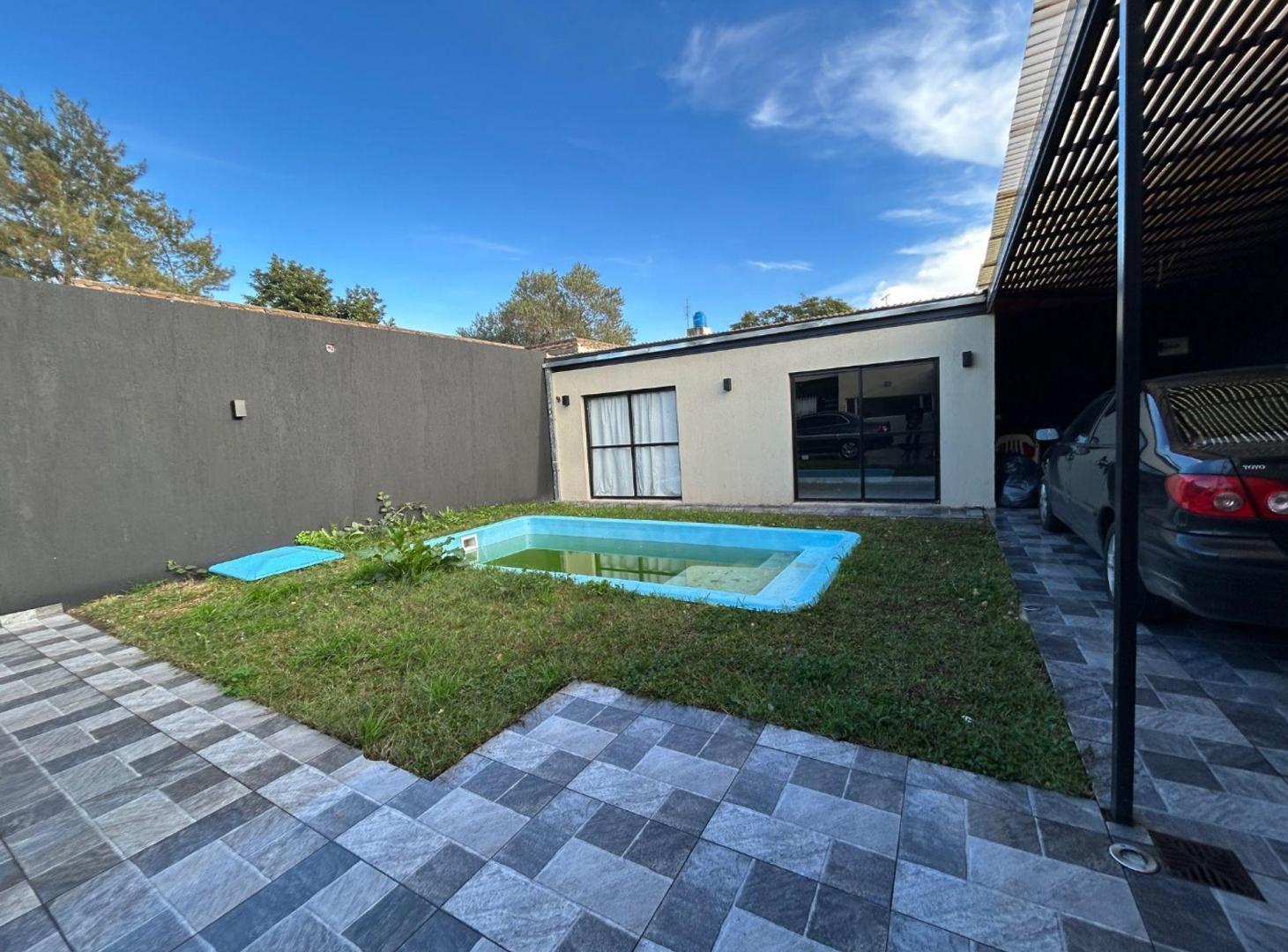 Foto de CASA 4 AMB. C/ COCHERA AMPLIA Y PILETA A ESTRENAR, imagen 1