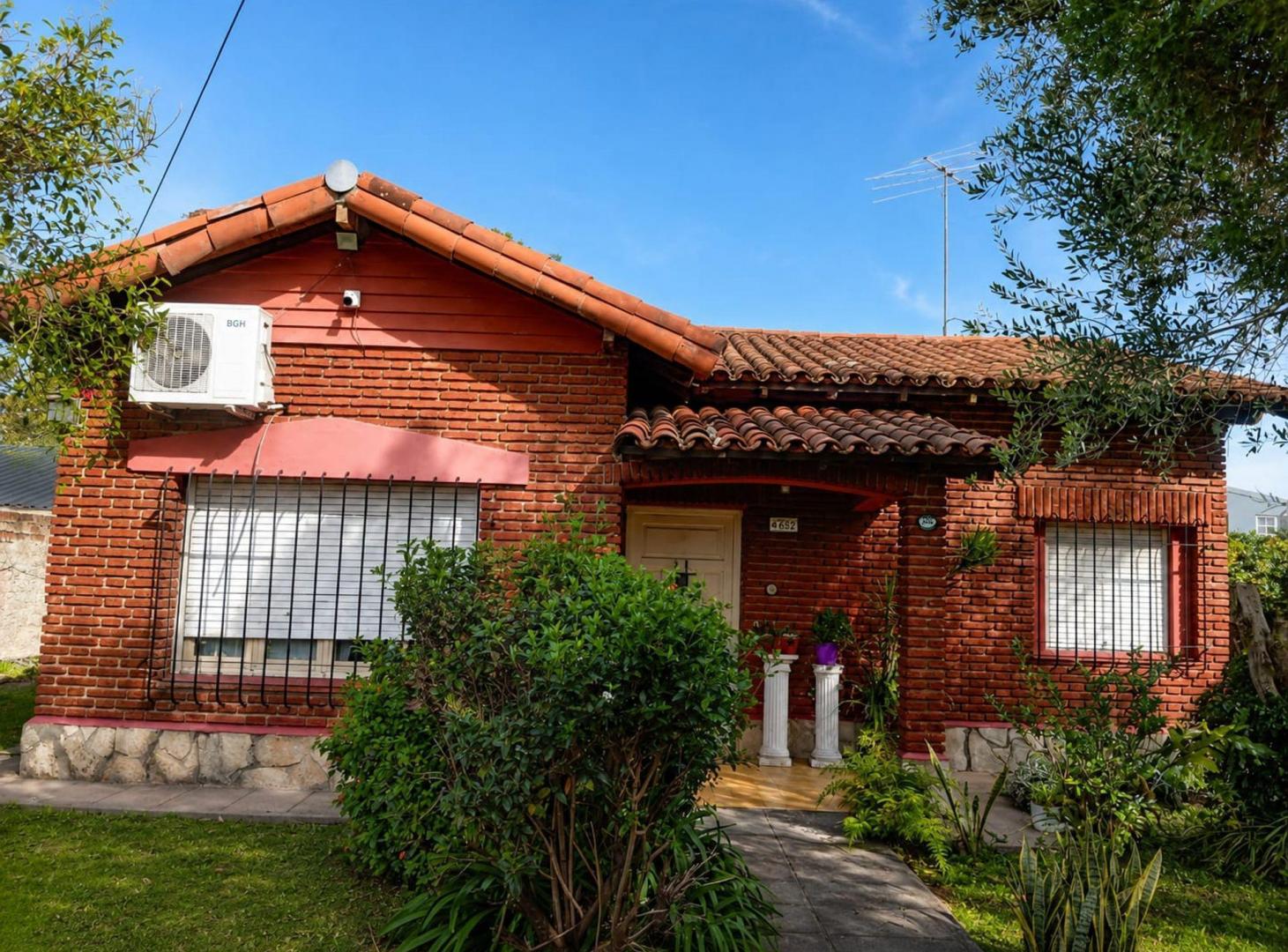 Foto de CASA 4 AMBIENTES EN TERRENO DE 700 M2, imagen 2