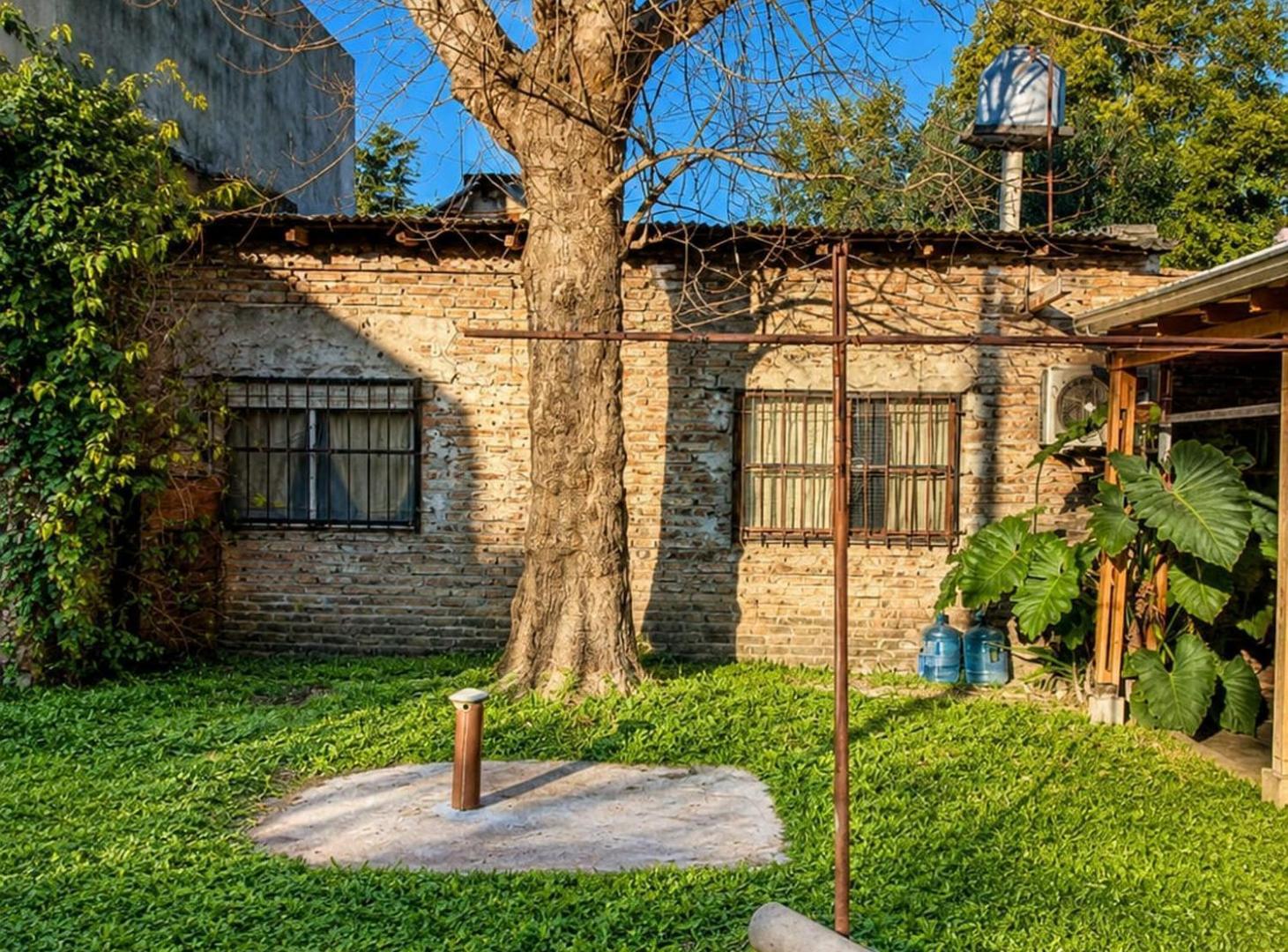 Foto de CASA 3 AMB. CON AMPLIO JARDIN Y COCHERA MORENO, imagen 3