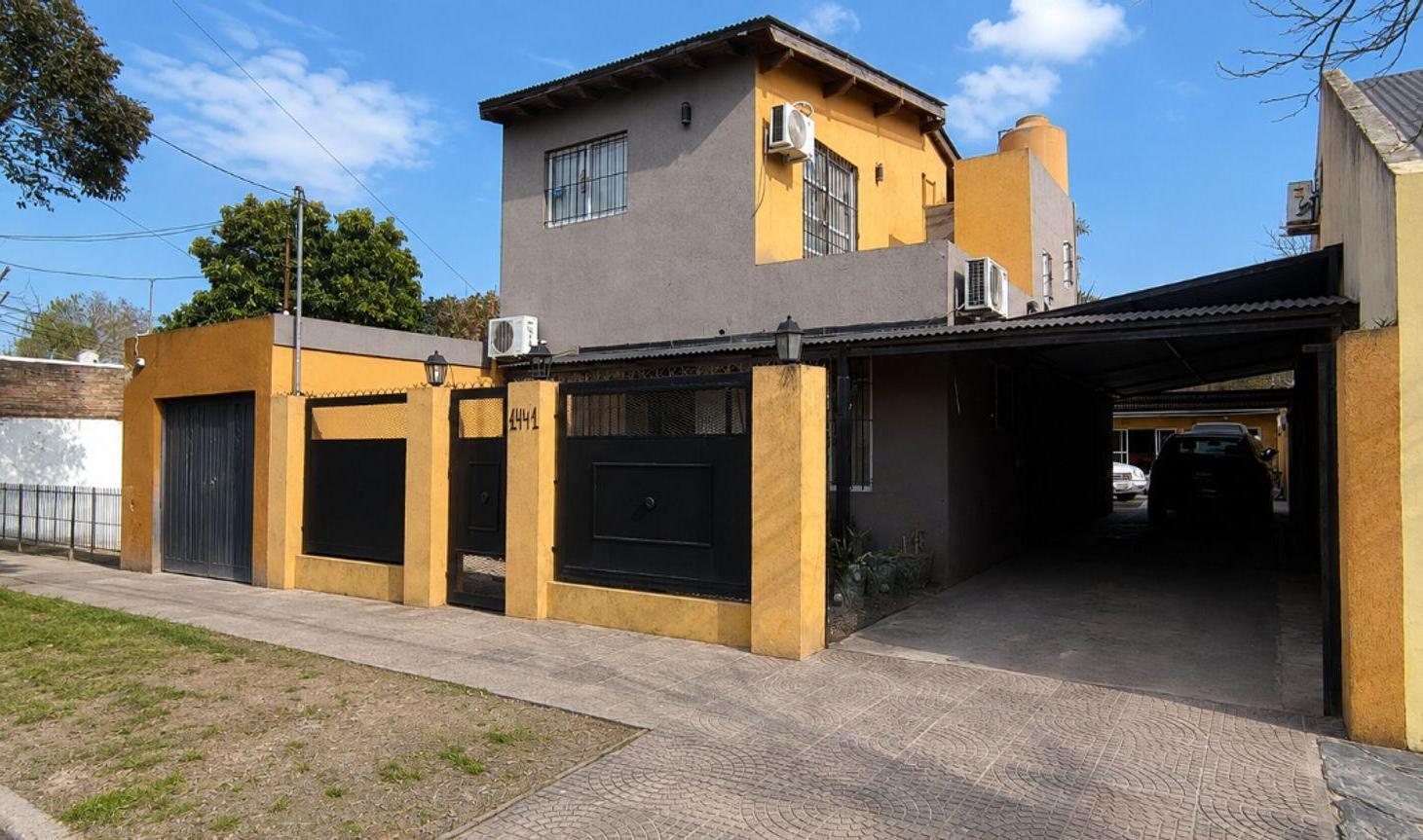Foto de Casa 5 Amb. con Pileta y Quincho en Moreno, imagen 1