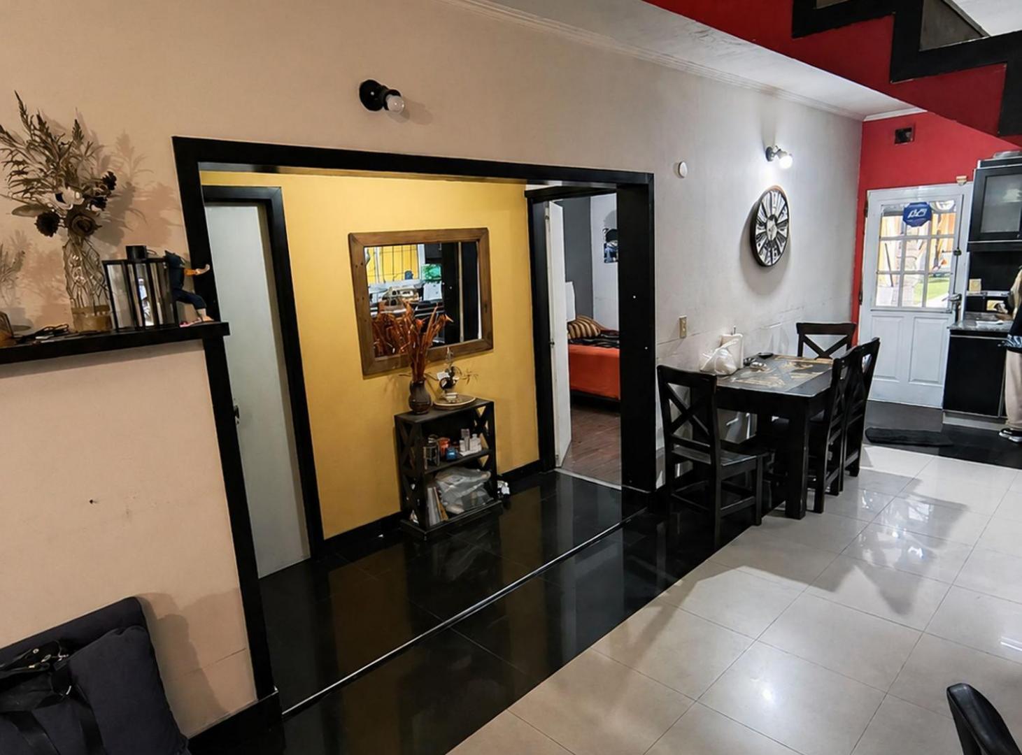 Foto de Casa 5 Amb. con Pileta y Quincho en Moreno, imagen 2
