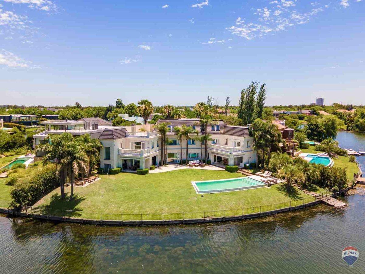 Foto de Venta Casa al lago en Castores Nordelta, imagen 1