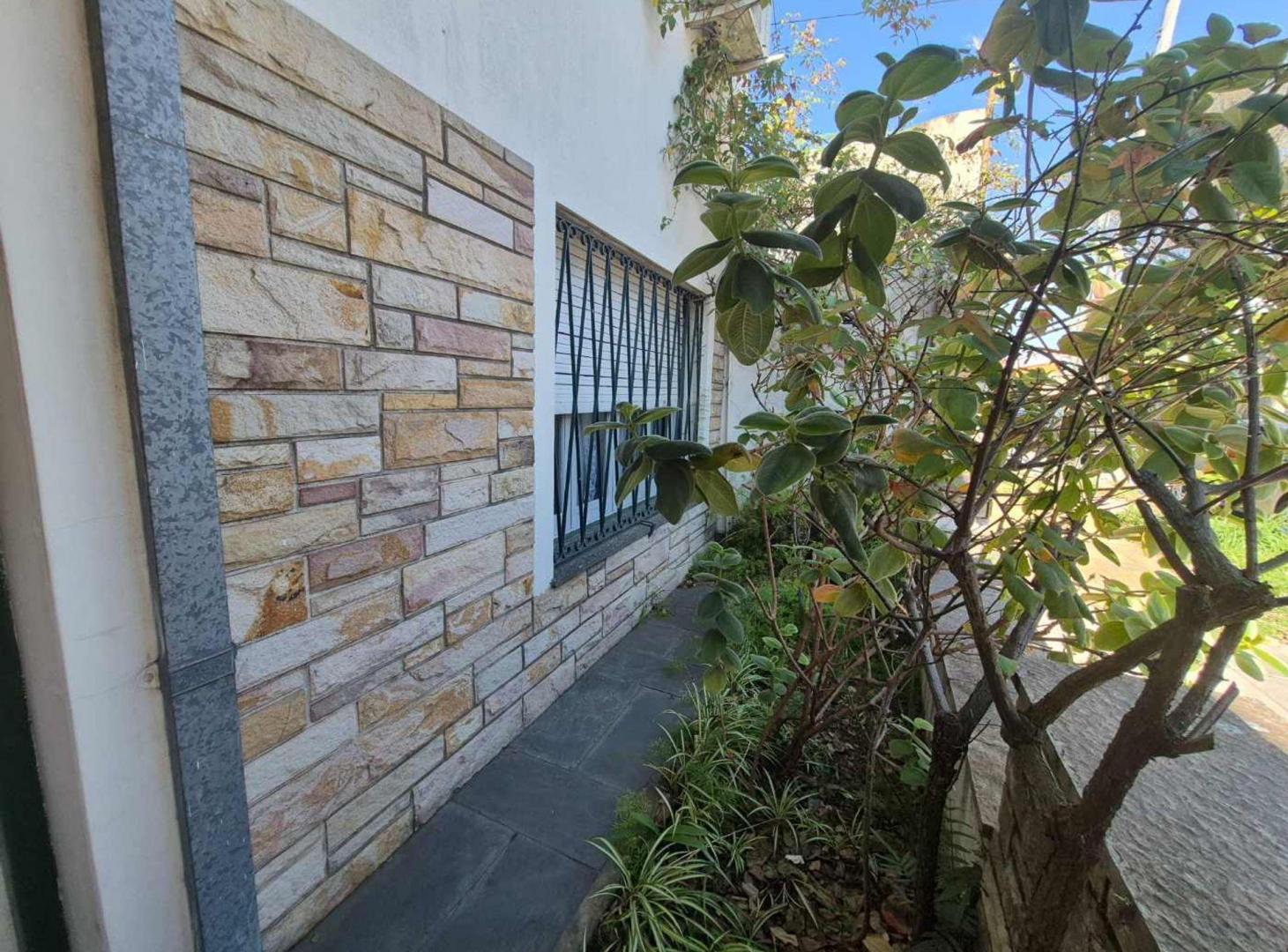 Foto de Casa 6 ambientes cochera patio y fondo libre, imagen 5