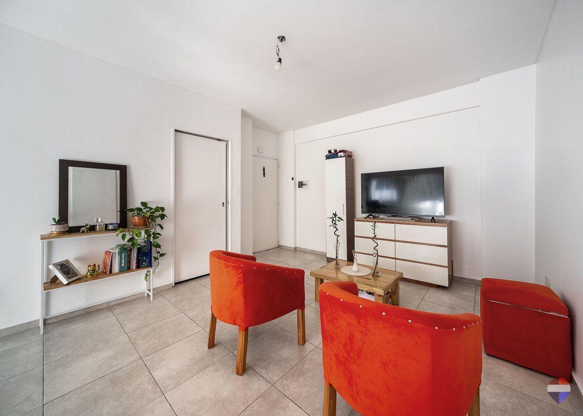 Foto de Venta Monoambiente con balcon Flores, imagen 5