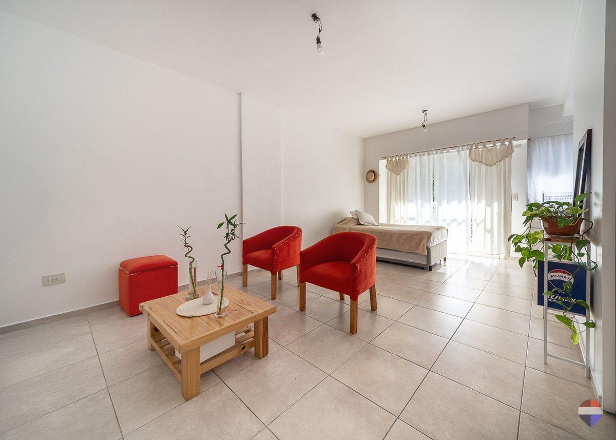 Foto de Venta Monoambiente con balcon Flores, imagen 2
