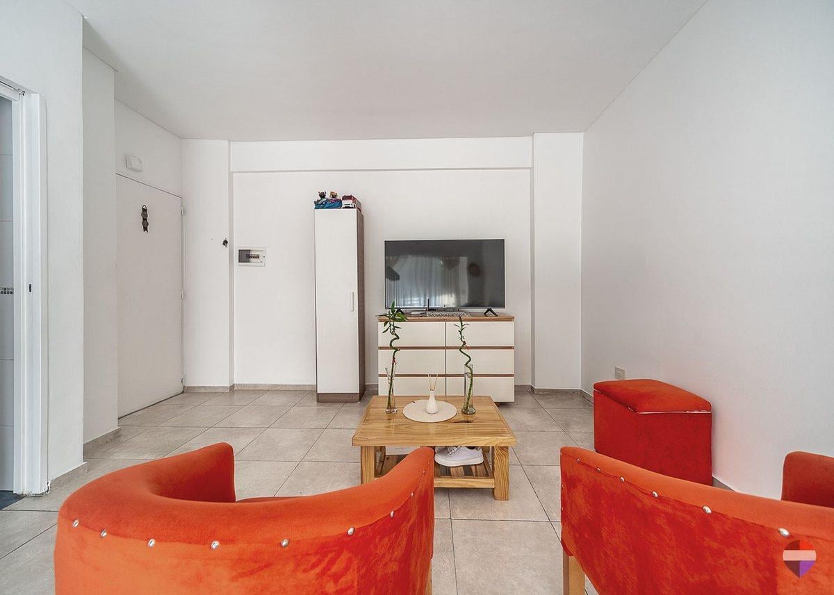 Foto de Venta Monoambiente con balcon Flores, imagen 3