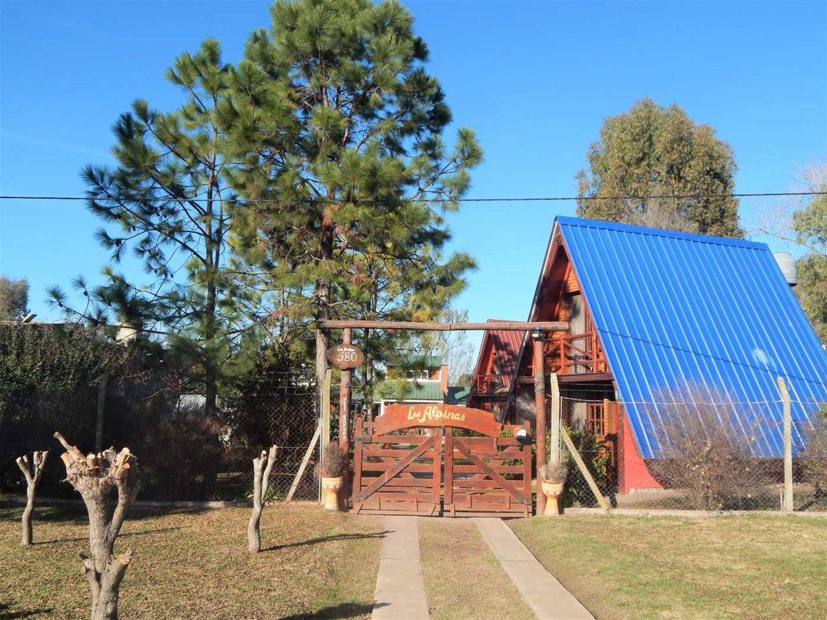 CASA EN VENTA 4 AMB MONTE + 2 CABAÑAS ALPINAS 871M