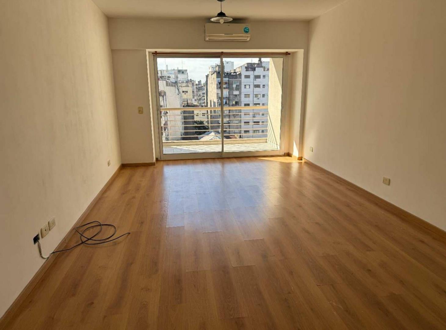 Foto de Alquiler un ambiente Balvanera balcon Pileta Gym, imagen 1