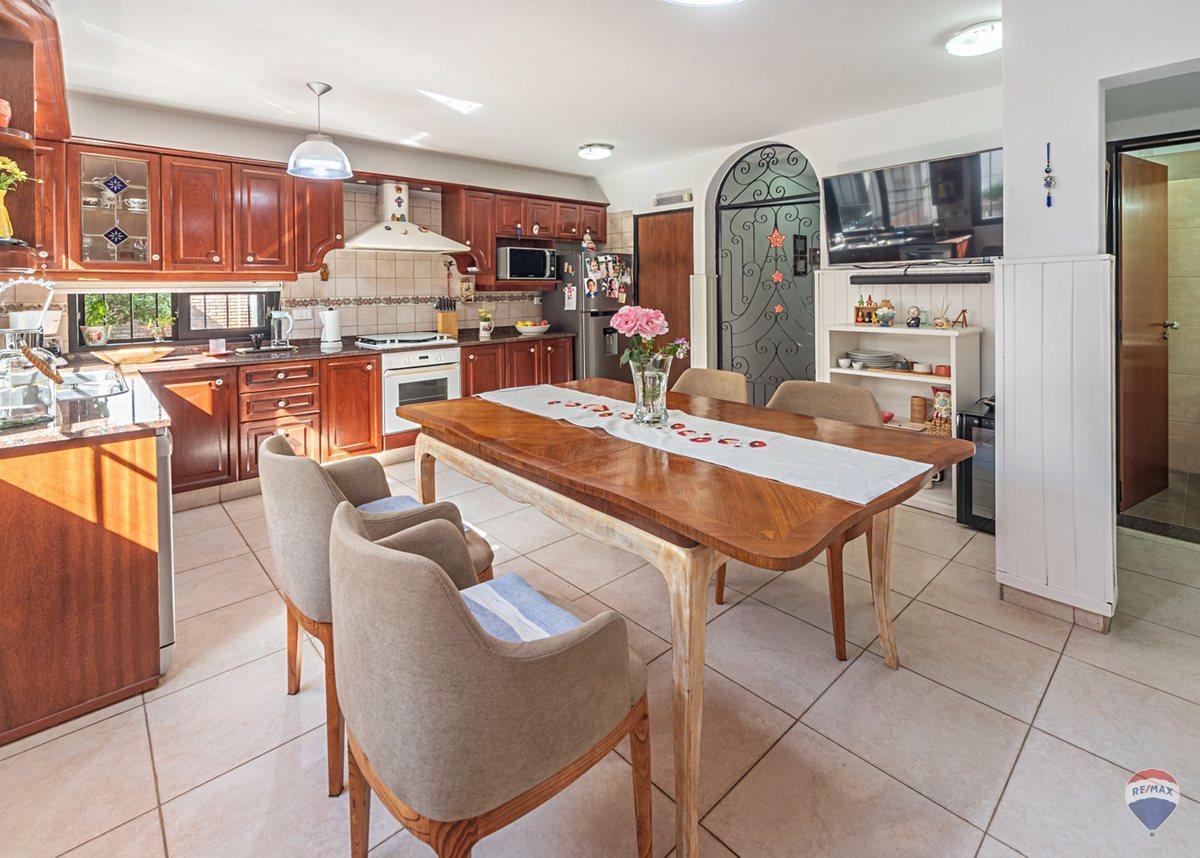 Foto de Casa 5 ambientes venta Ramos Mejia con jardin, imagen 1