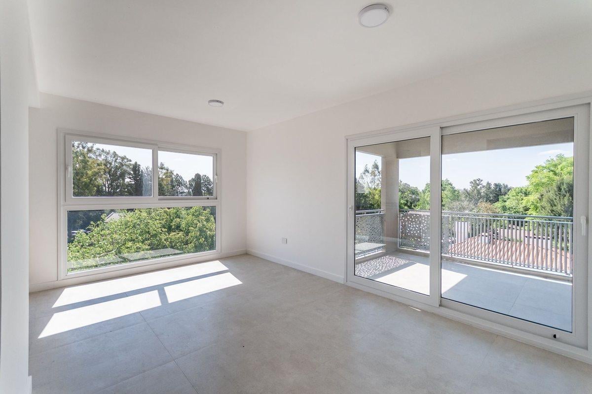 Foto de VENTA DEPTO 4 AMB ESCOBAR CON COCHERA, imagen 2