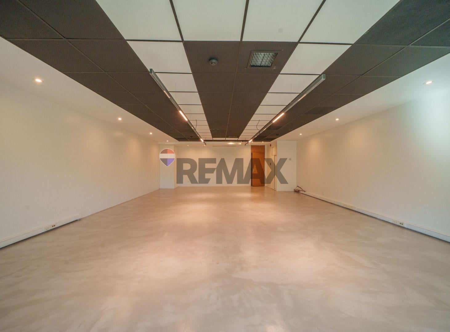 Foto de VENTA OFICINA EDIFICIO BUREAU PILAR CON COCHERA, imagen 5