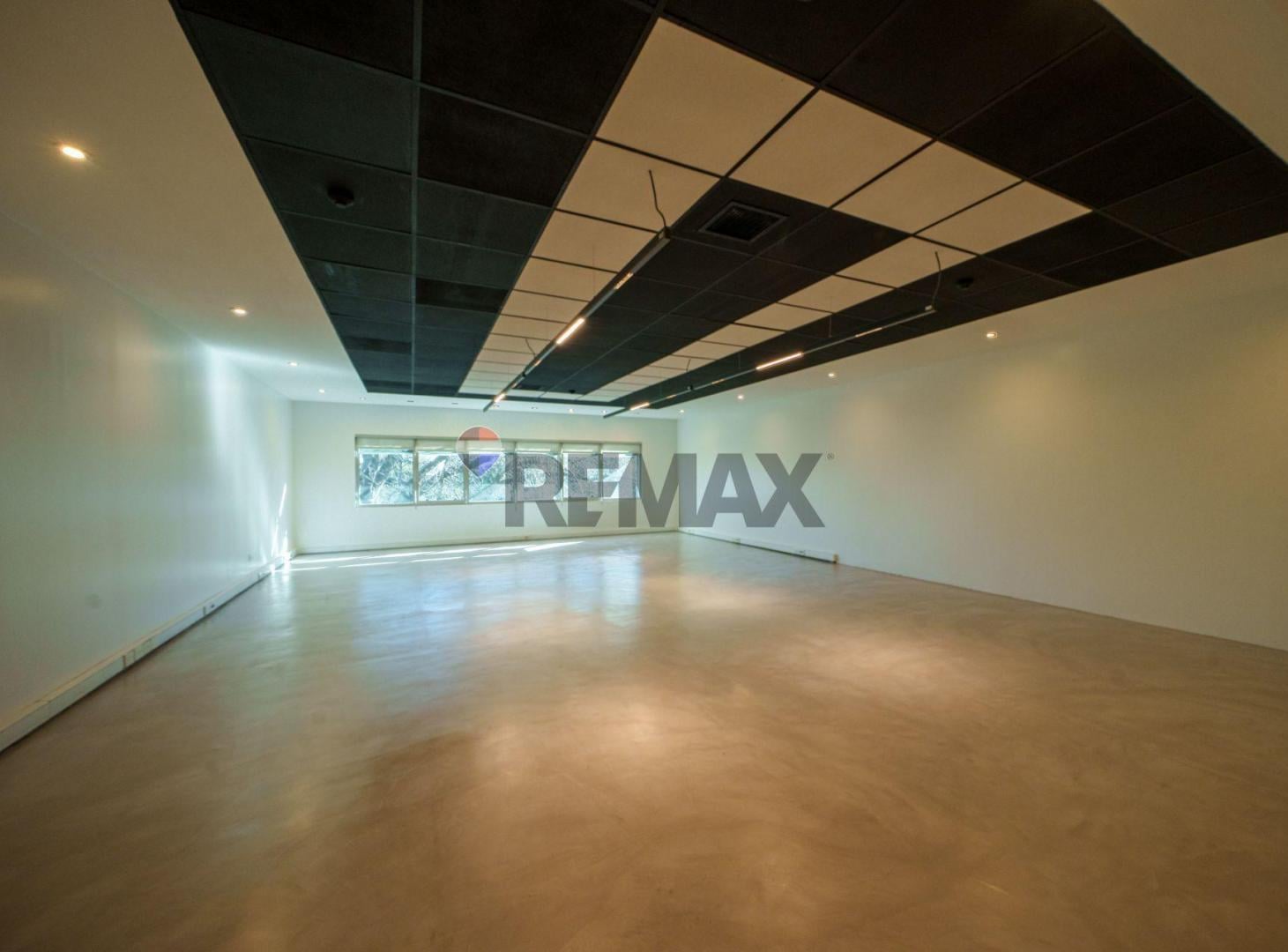 Foto de VENTA OFICINA EDIFICIO BUREAU PILAR CON COCHERA, imagen 2