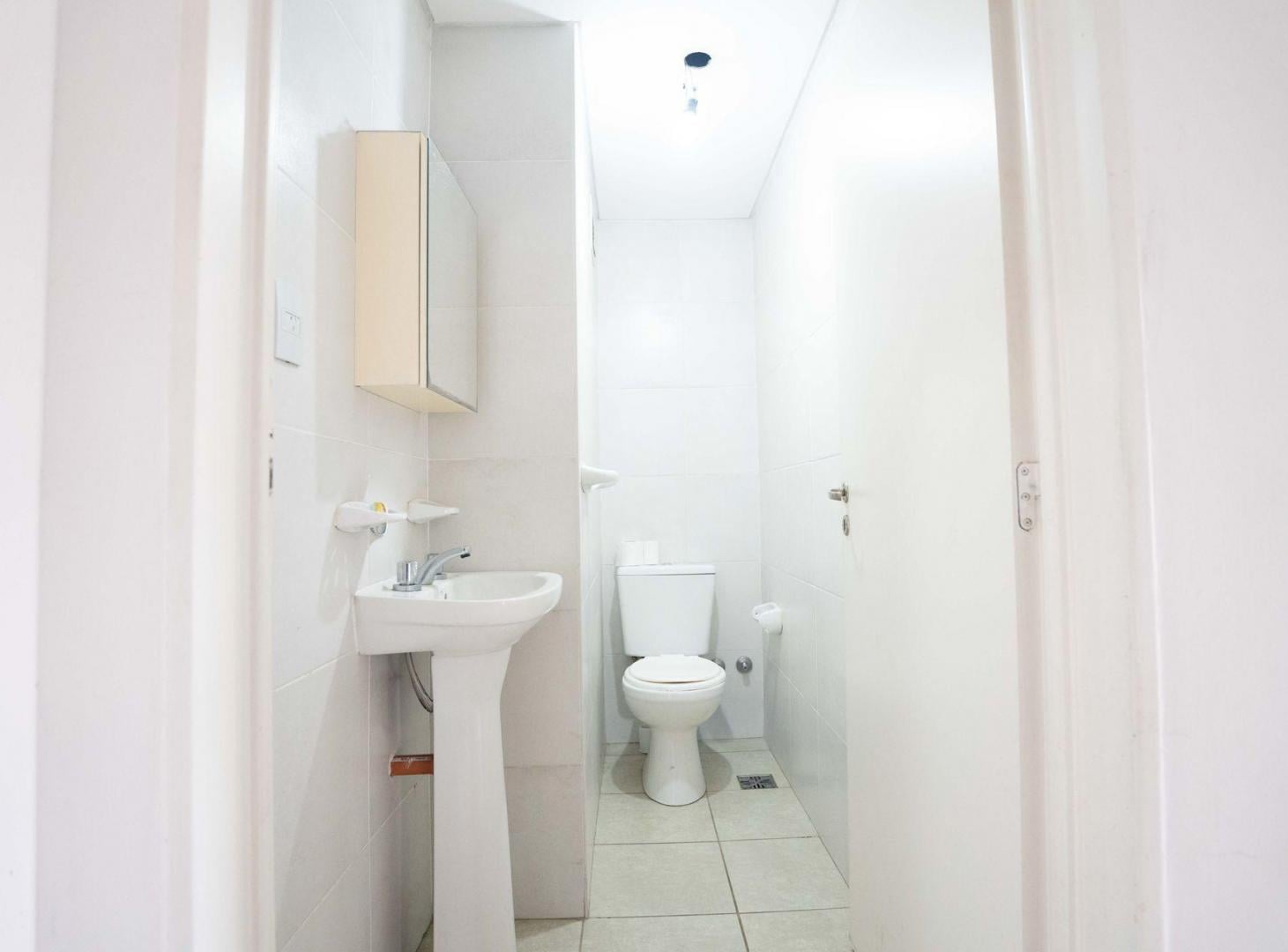 Foto de VENTA DUPLEX 3 AMBIENTES CON BALCON EN CHACARITA, imagen 2
