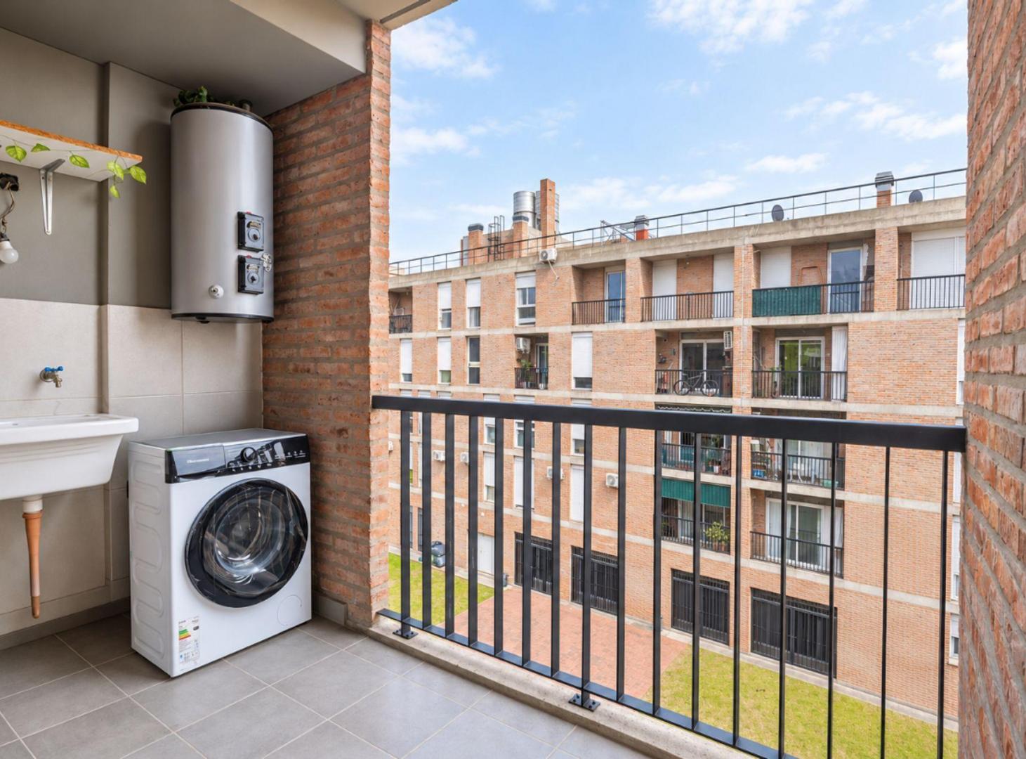 Foto de VENTA DUPLEX 3 AMBIENTES CON BALCON EN CHACARITA, imagen 3