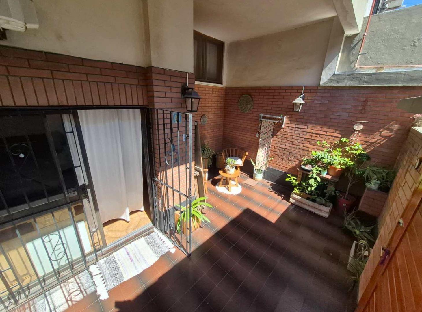 Foto de Excelente PH 3 ambientes con patio y terraza, imagen 3