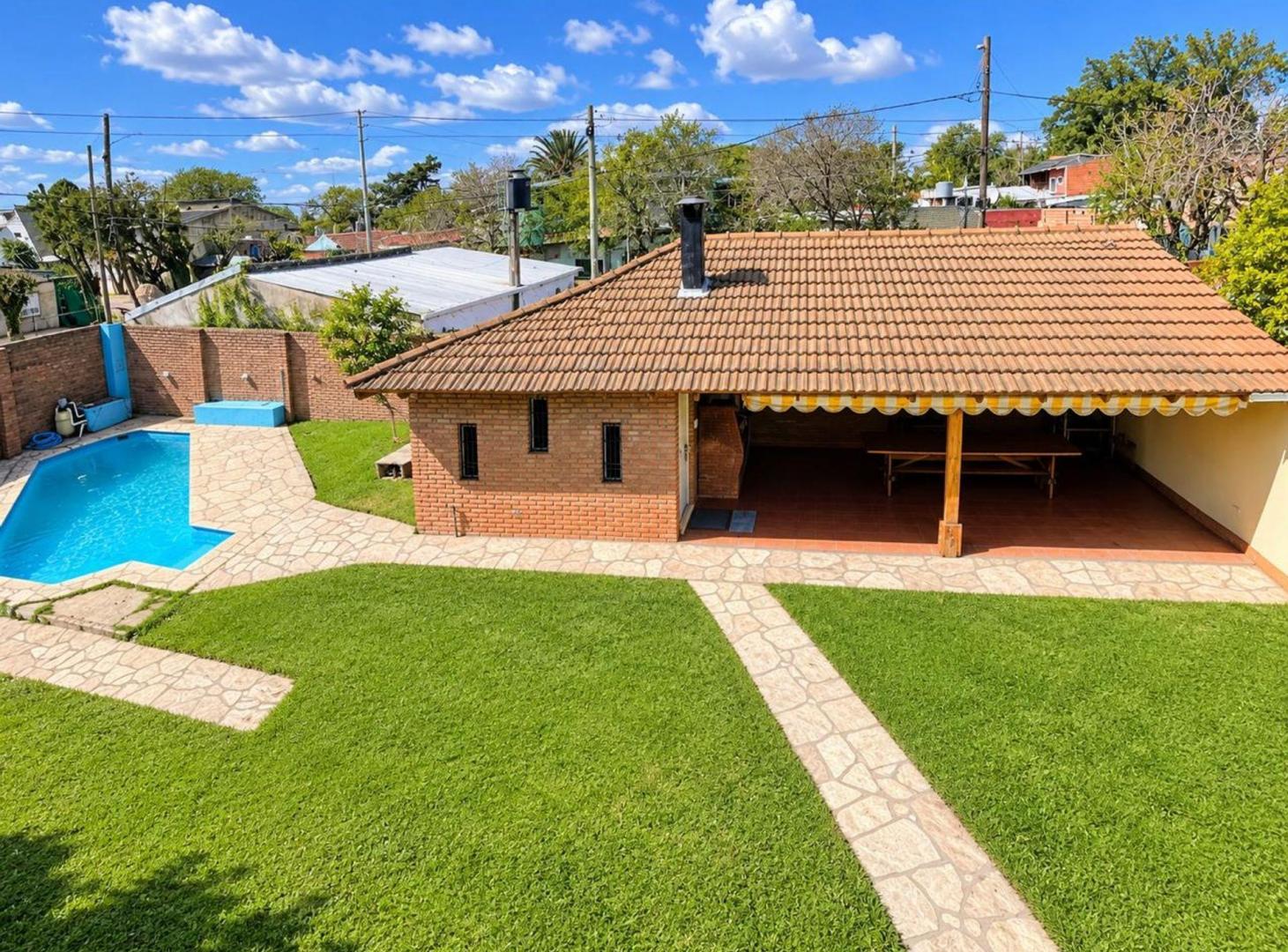 Foto de CASA VENTA 4 AMB, PILETA APTO CREDITO, imagen 1