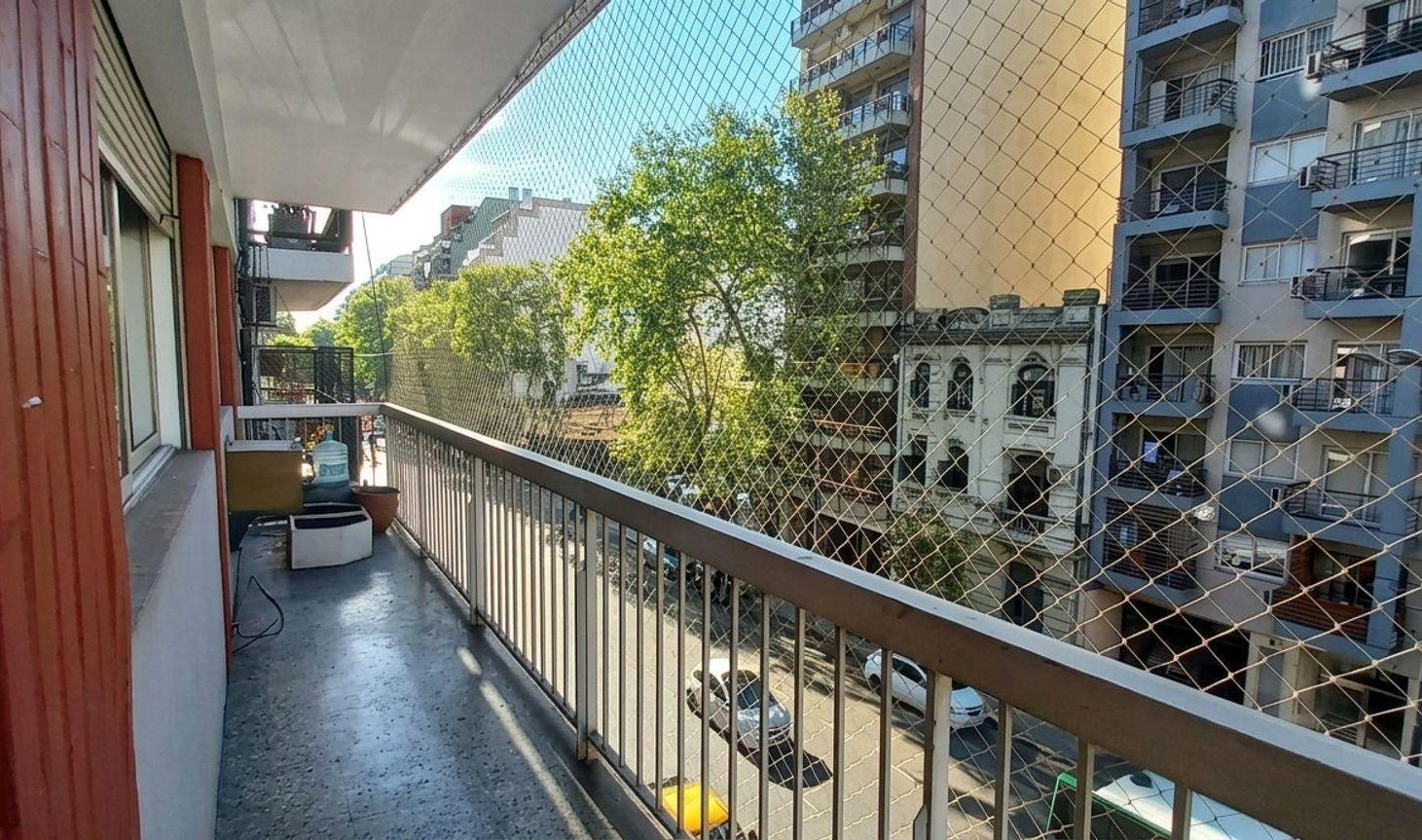Foto de VENTA DEPARTAMENTO DE 4 AMB AL FRENTE CON COCHERA, imagen 4