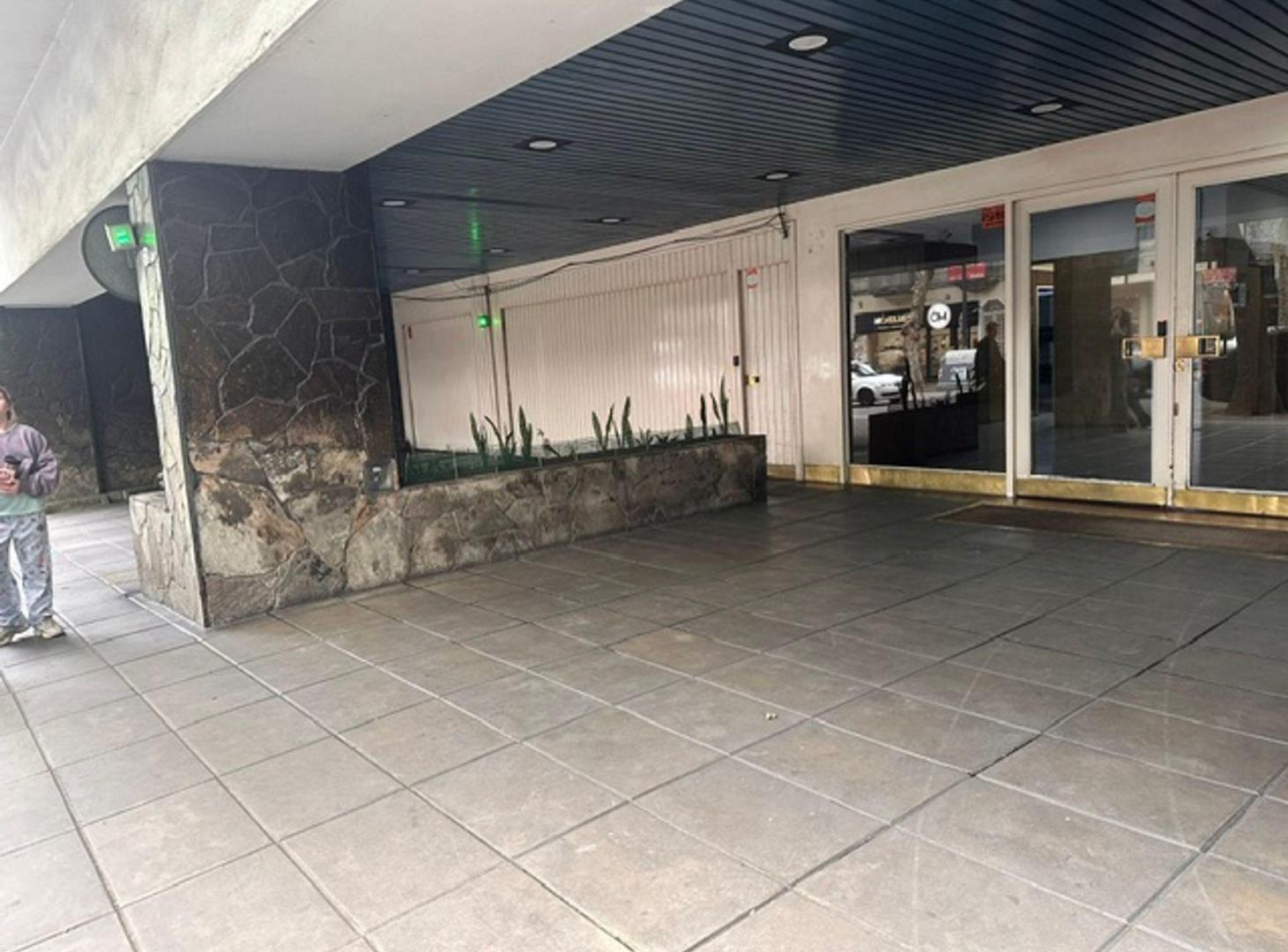 Foto de DEPARTAMENTO EN VENTA BALVANERA A RECICLAR, imagen 2
