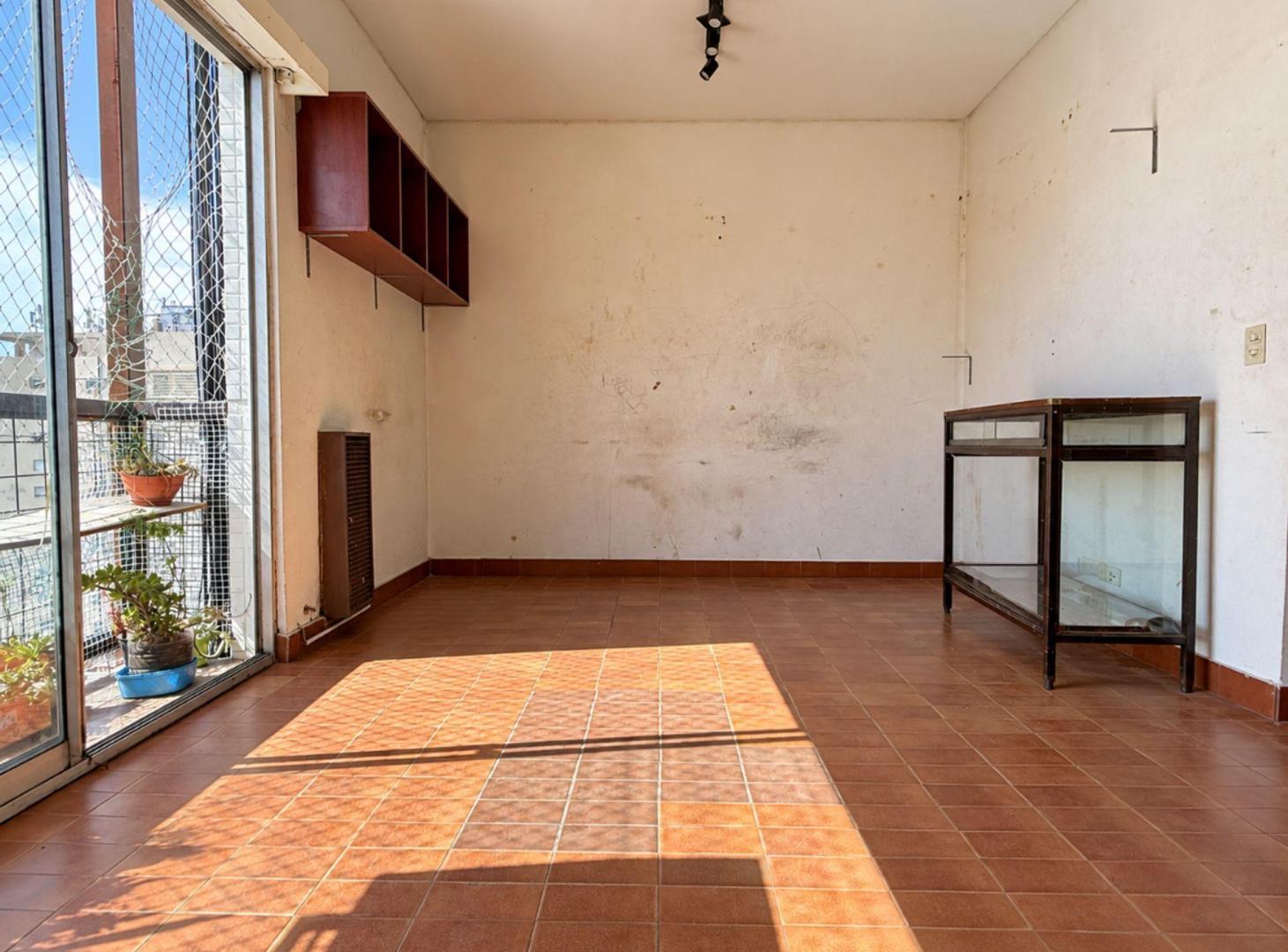 Foto de VENTA DEPARTAMENTO 2 AMBIENTES A RECICLAR BELGRANO, imagen 2