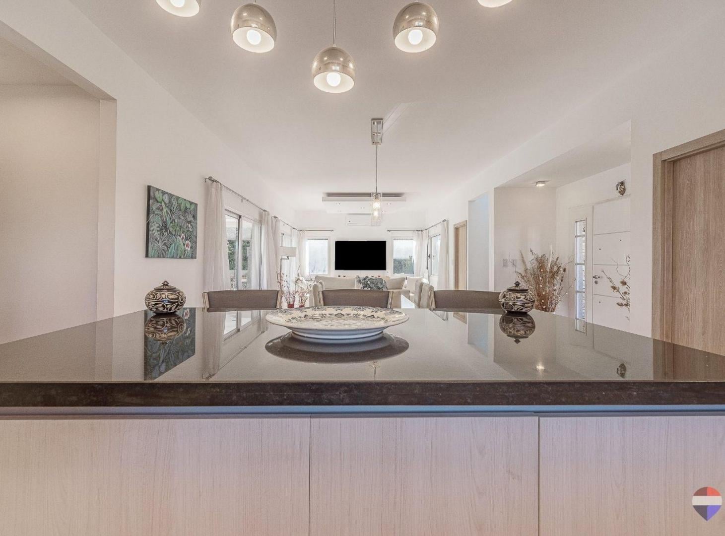 Foto de VENTA CASA EN LAGOS DE CANNING LOTE INTERNO PILETA, imagen 2