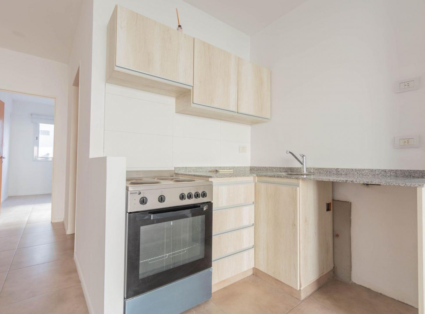 Foto de VENTA DEPARTAMENTO DOS AMBIENTES SAAVEDRA BALCON, imagen 5