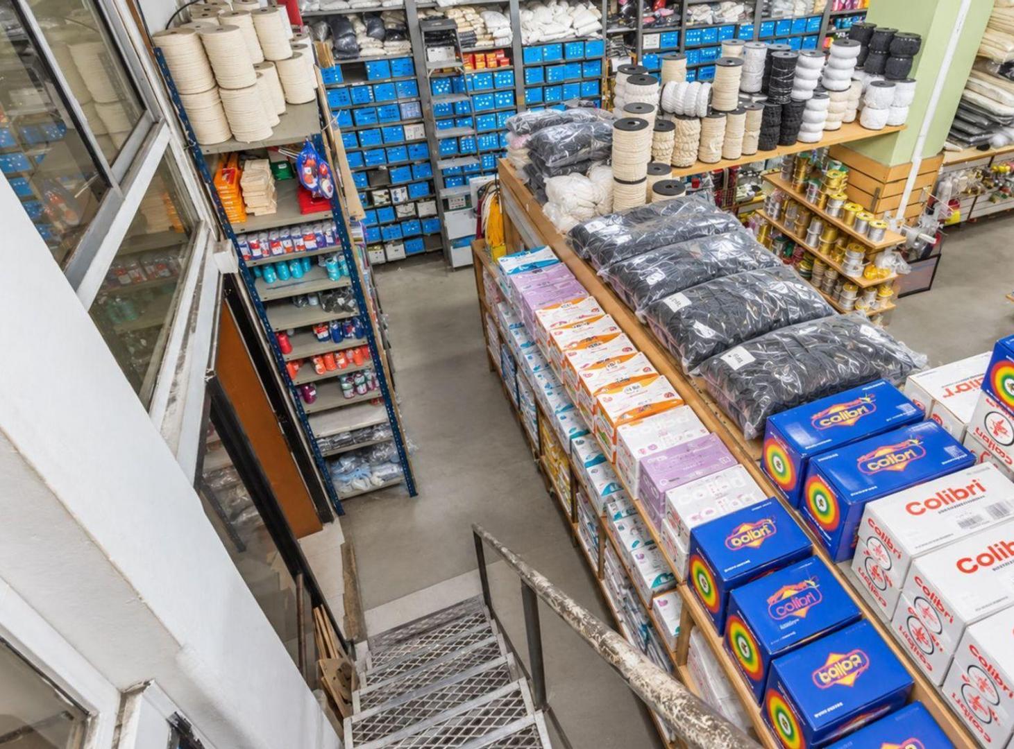 Foto de Venta Balvanera Doble Vidiera Oficina op Cochera, imagen 5