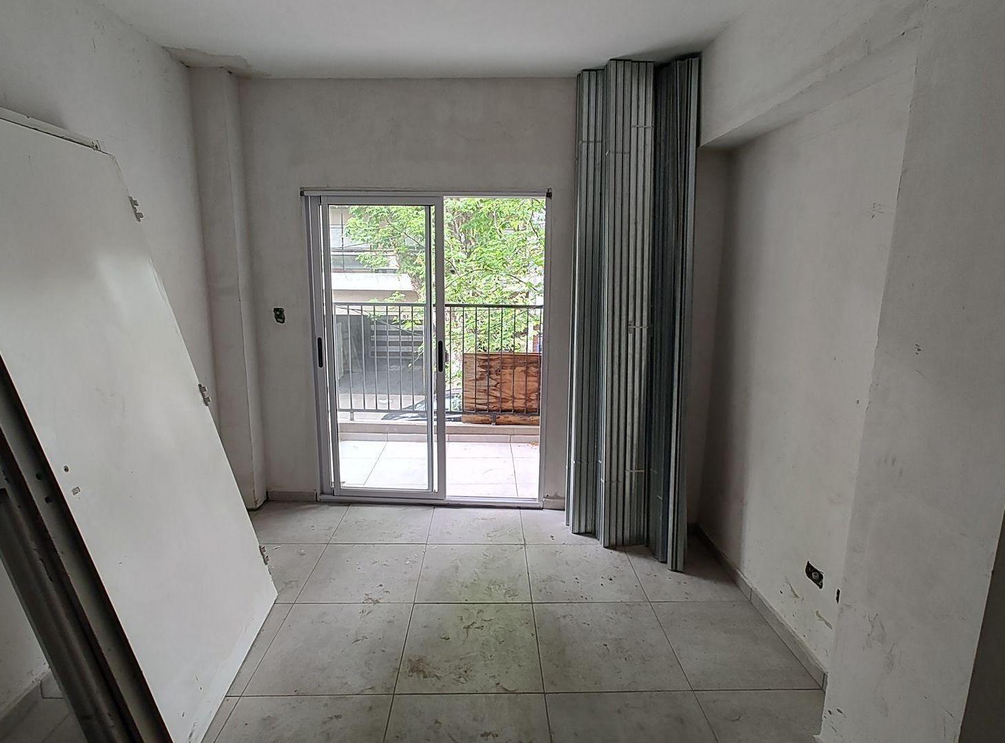 Foto de DEPTO 2 AMB VENTA CON BALCON VILLA GENERAL MITRE, imagen 5