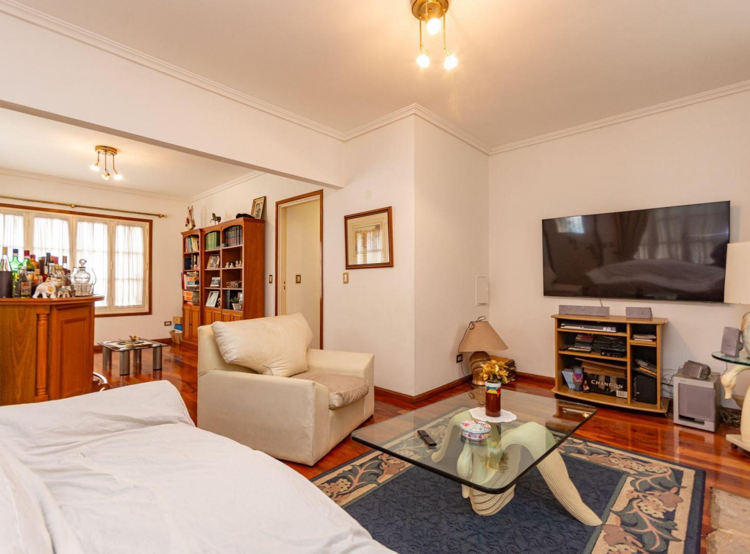 Foto de VENTA CASA LOTE PROPIO JARDIN PILE COCHERA FLORIDA, imagen 4