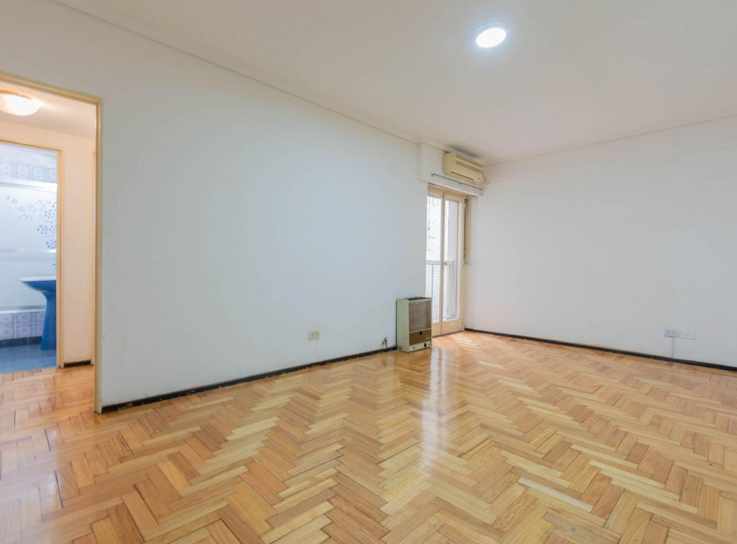 Foto de DEPTO 2 AMB EN VENTA FLORES 46M2 LAVADERO INDEP, imagen 2