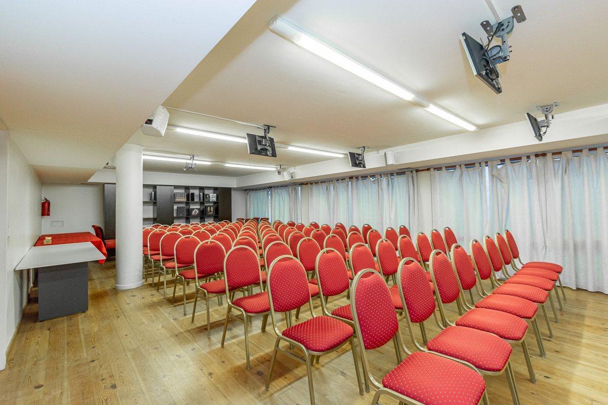 Foto de Alquiler Oficina 676 m² con 12 salas en Retiro, imagen 3