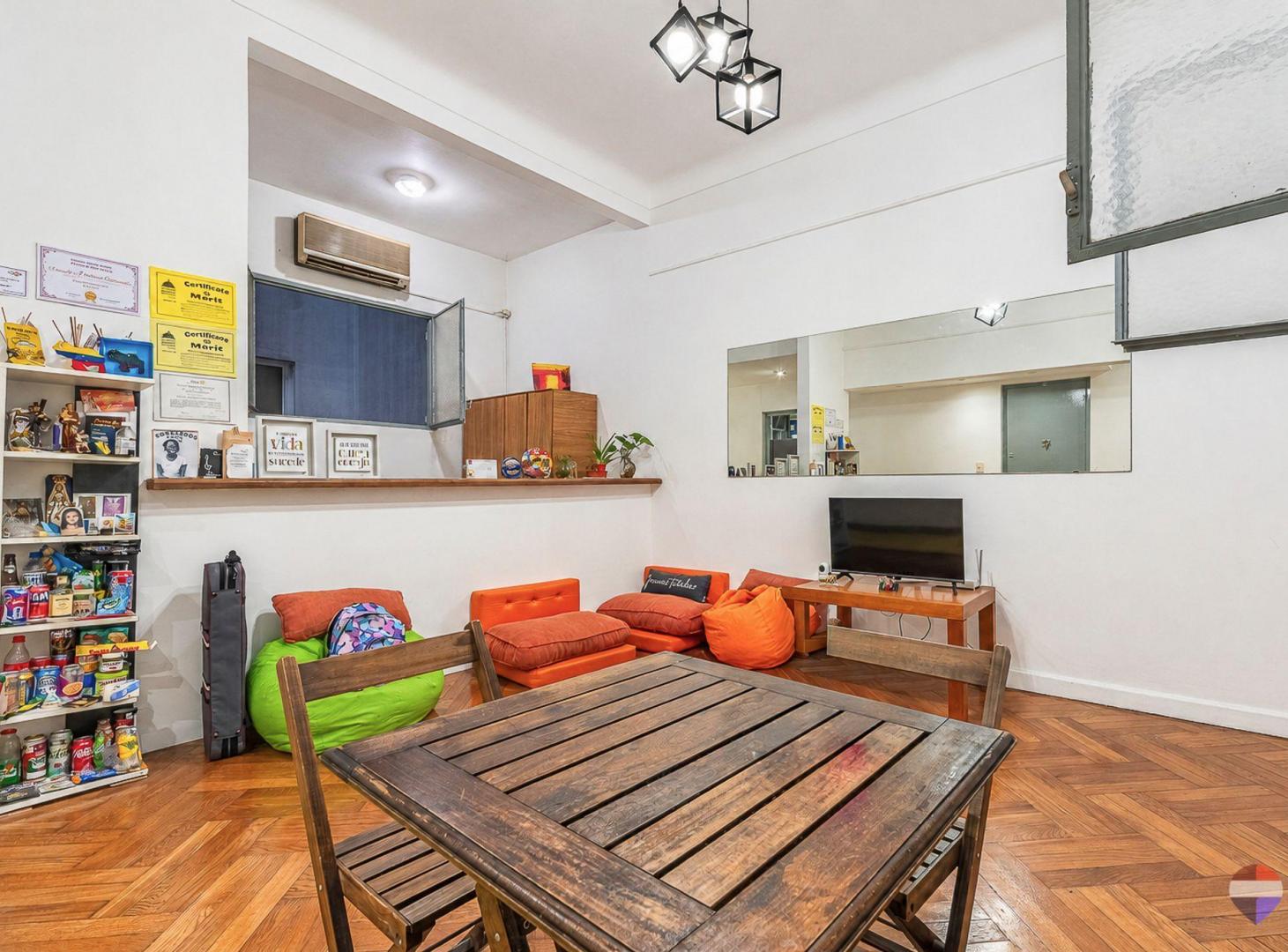 Foto de VENTA DEPTO 4 AMB EN MONSERRAT OPORTUNIDAD, imagen 1