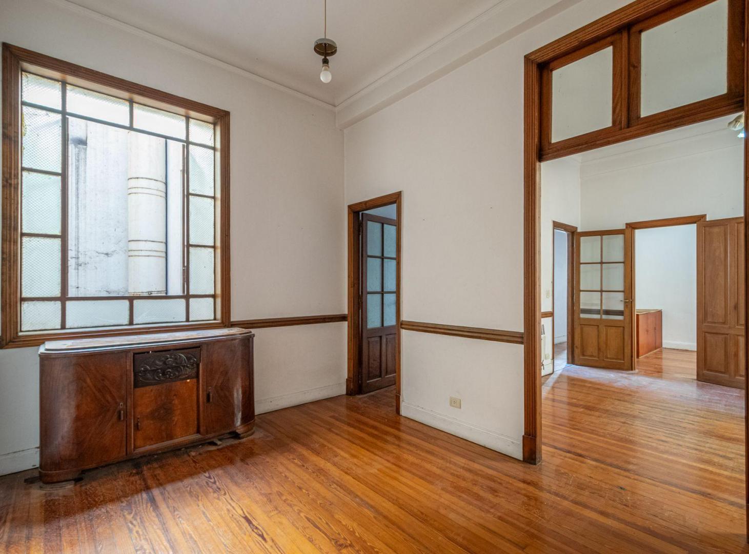 Foto de Venta 6 ambientes - Monserrat, imagen 2