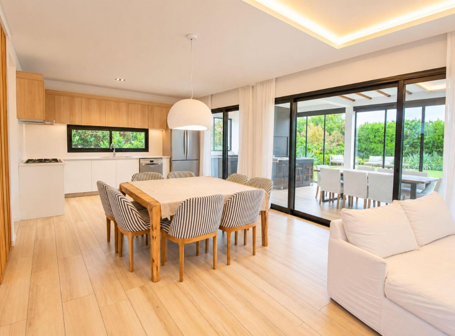 Foto de VENTA CASA 6 AMB EN NORDELTA BARRIO CARPINCHOS, imagen 3
