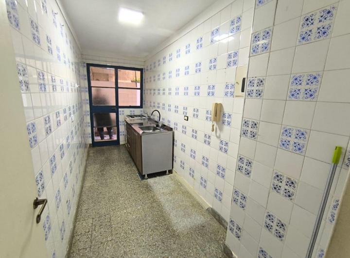 Departamento en  planta baja 3 ambientes belgrano alquiler patio aguilar 2500 5