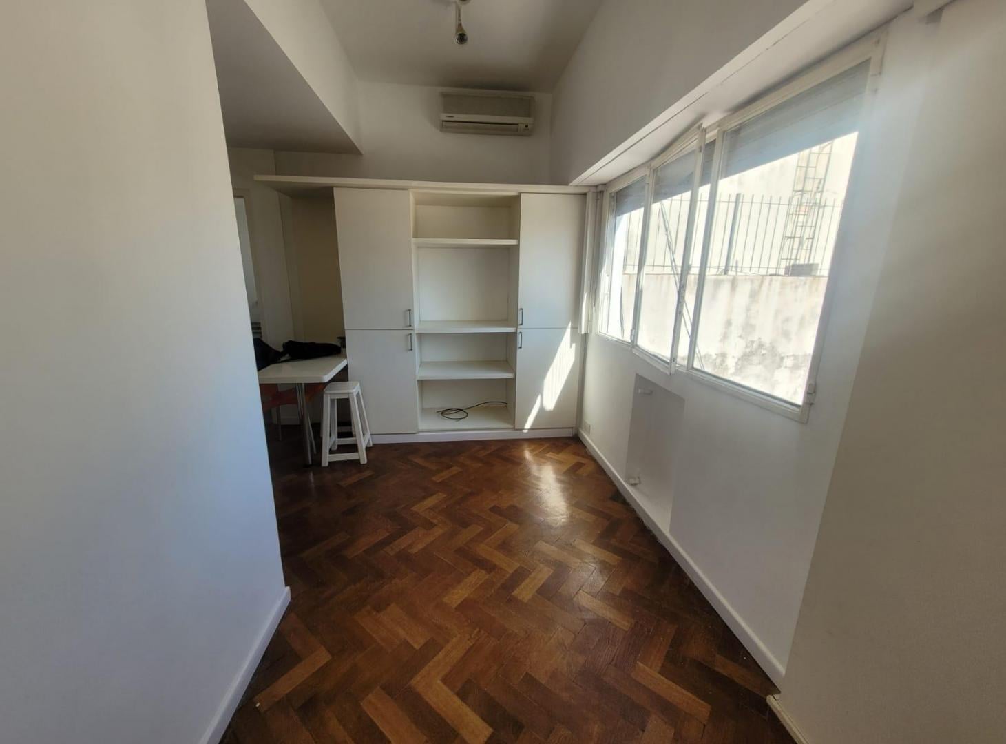 Foto de Departamento recoleta 1 ambiente chico alquiler luminoso ayacucho 2076, imagen 2