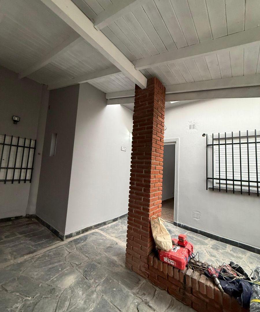 Foto de MORON SUR CASA 3 DORMITORIOS EN ALQUILER CALLE SUCRE 1100 E/ VUCETICH 1, imagen 3