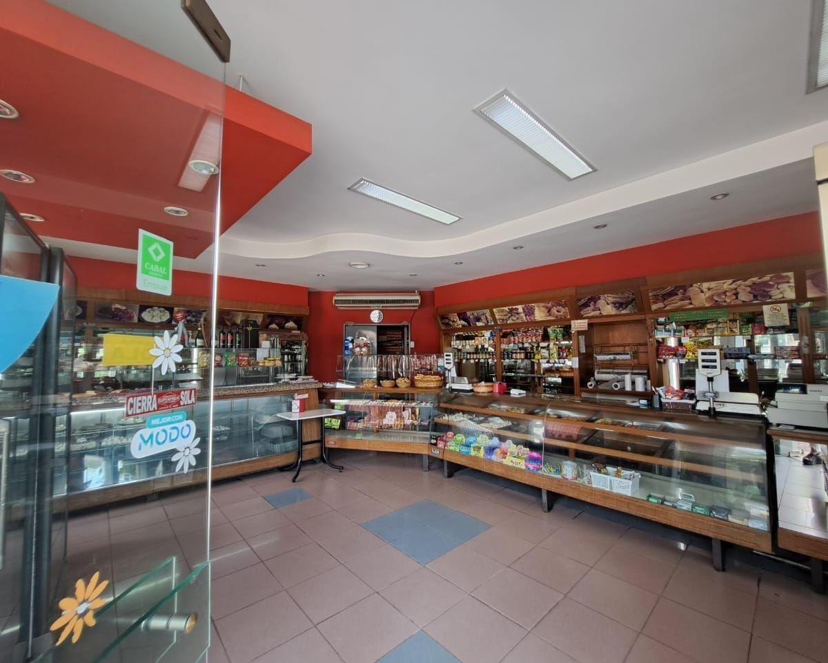 Foto de VENTA DE PROPIEDAD Y FONDO DE COMERCIO PANADERIA LA REINA, imagen 2