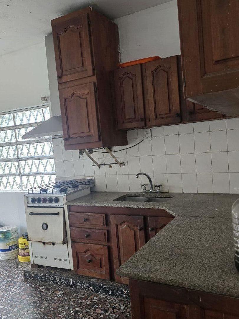 Foto de temperley casa venta 3 ambientes gran lote, imagen 1
