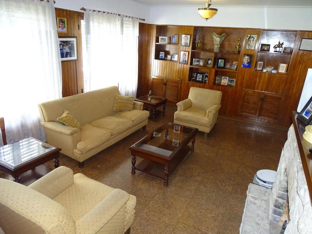 Casa de Categoría en Venta Zona City Bell 2
