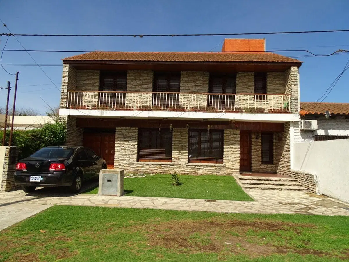 Casa de Categoría en Venta Zona City Bell 3