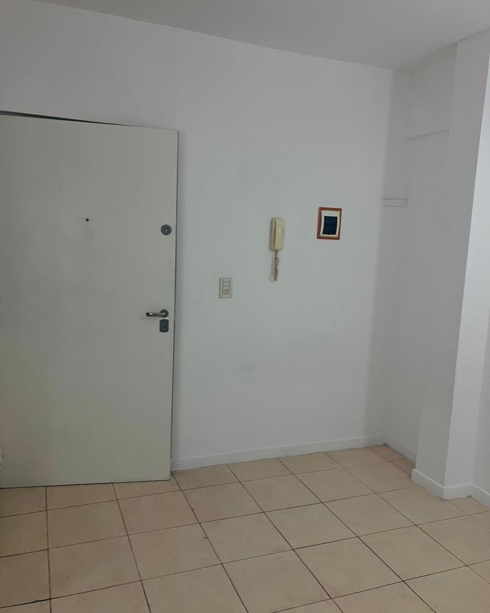 Monoambiente Impecable, en Muy Buen Estado, Luminoso, Interno, Gran Ubicación. 2
