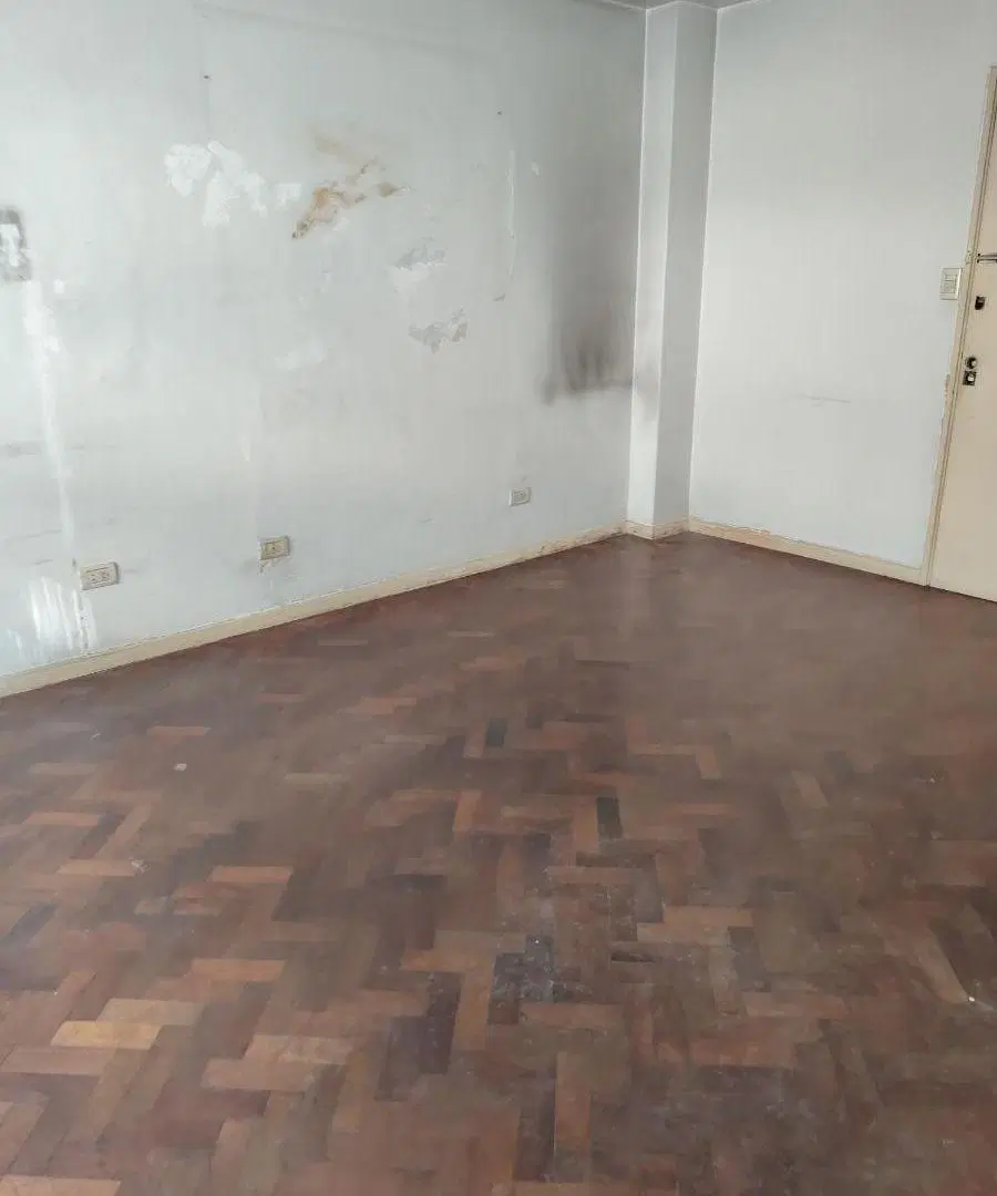 Oficina al fte todo luz 2 unidas de 65 m2 1 baño buen edificio $ 200.000 1