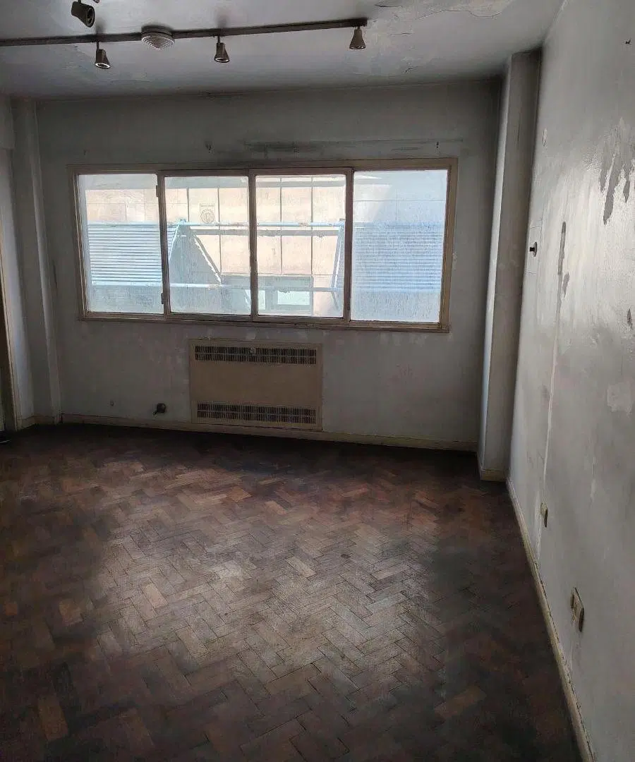 Oficina al fte todo luz 2 unidas de 65 m2 1 baño buen edificio $ 200.000 3