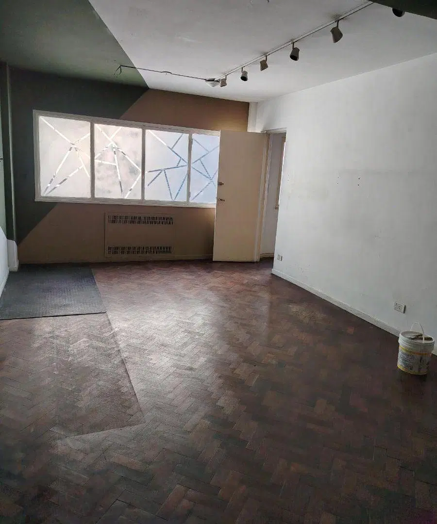 Talcahuano y Peron oficina al Fte todo luz doble fte, con baño 2 ofic unidas de 40+27 m2 5