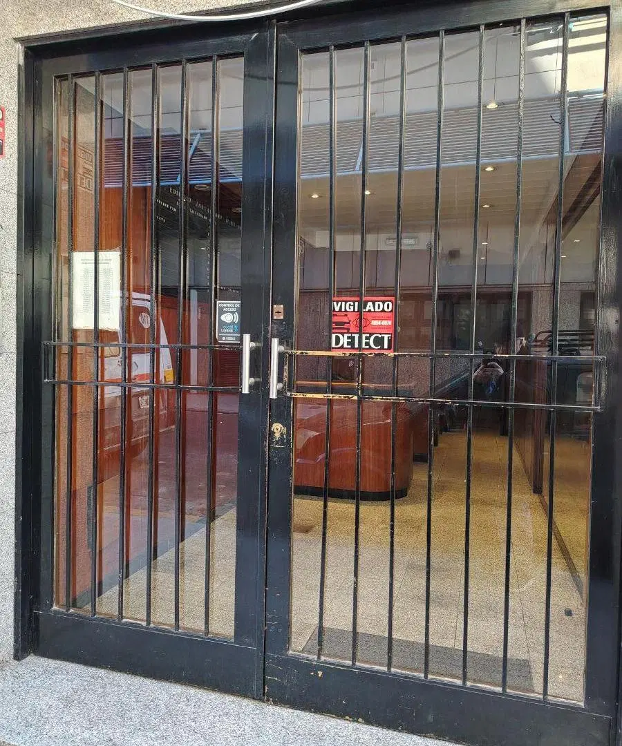 Talcahuano y Peron oficina al Fte todo luz doble fte, con baño 2 ofic unidas de 40+27 m2 4