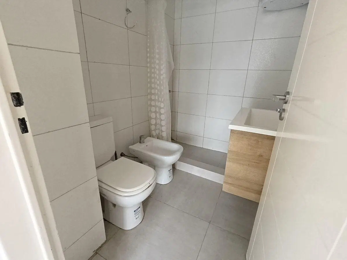 Gran Semipiso Frente Con Terraza 3amb 2 Baños Completos 120m2 Perón Y Uruguay 5